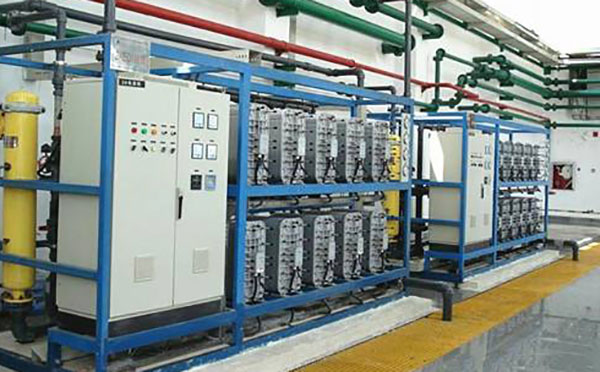 工業高純水設備 工業高純水設備